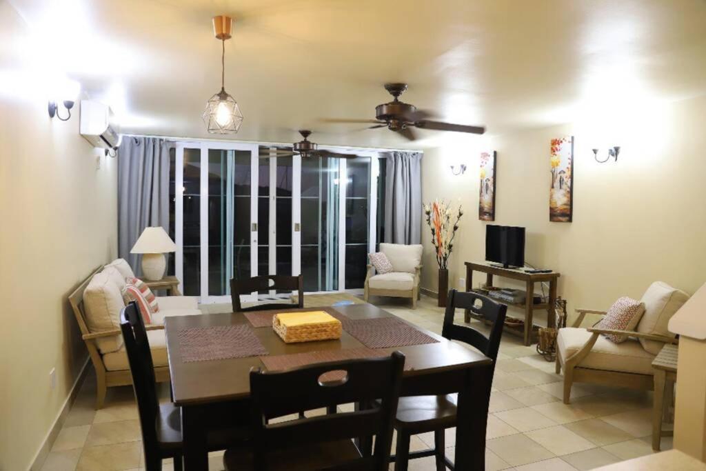 A Beautiful Villa In A Prime Location Of Jolly Jolly Harbour Exterior foto
