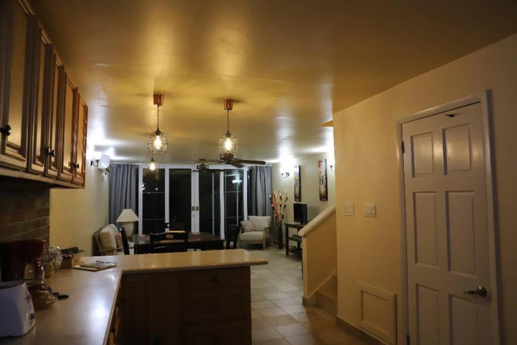 A Beautiful Villa In A Prime Location Of Jolly Jolly Harbour Exterior foto