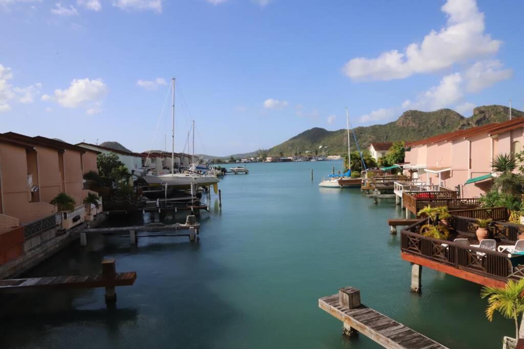 A Beautiful Villa In A Prime Location Of Jolly Jolly Harbour Exterior foto